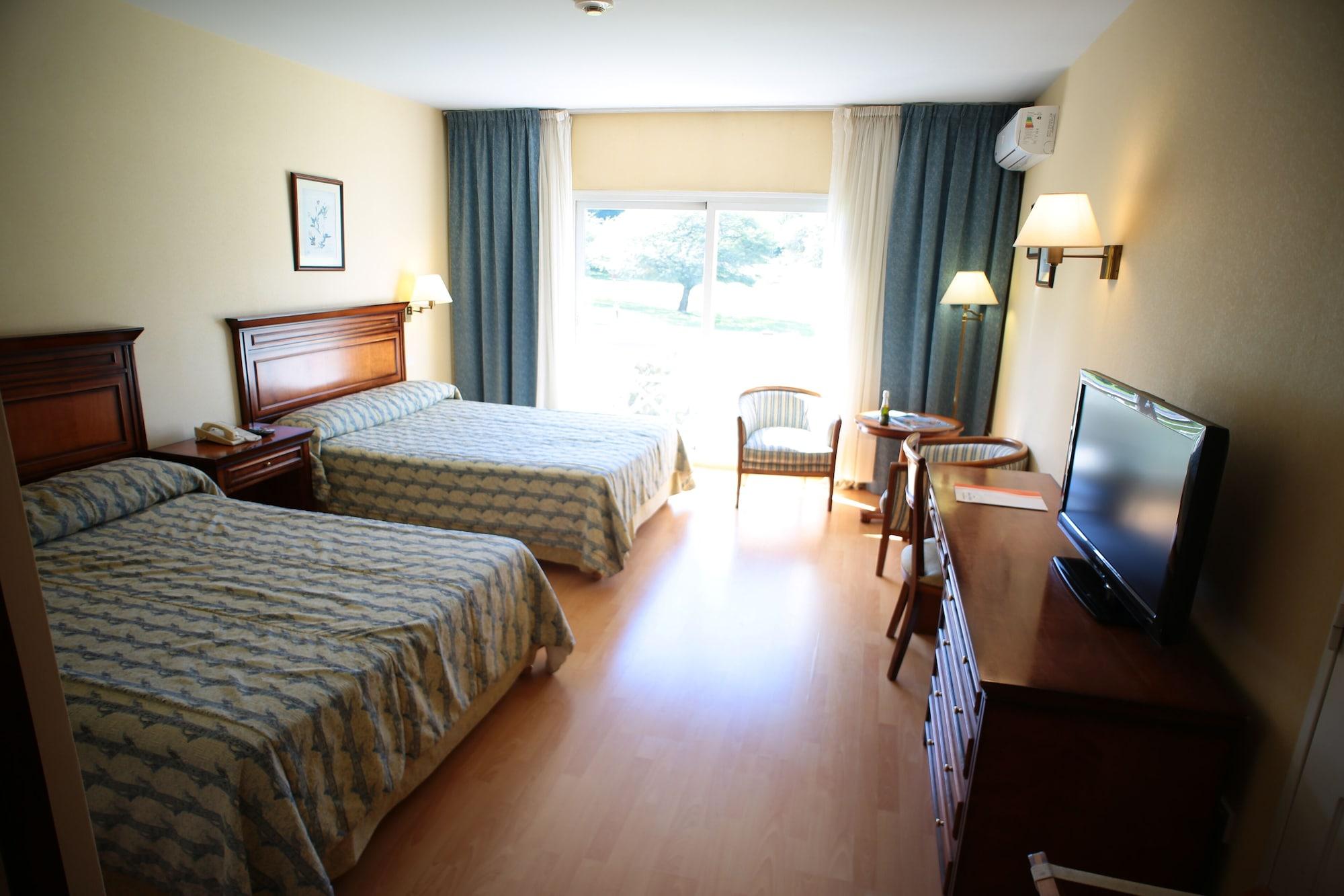 Howard Johnson Hotel&Spa Villa General Belgrano Buitenkant foto