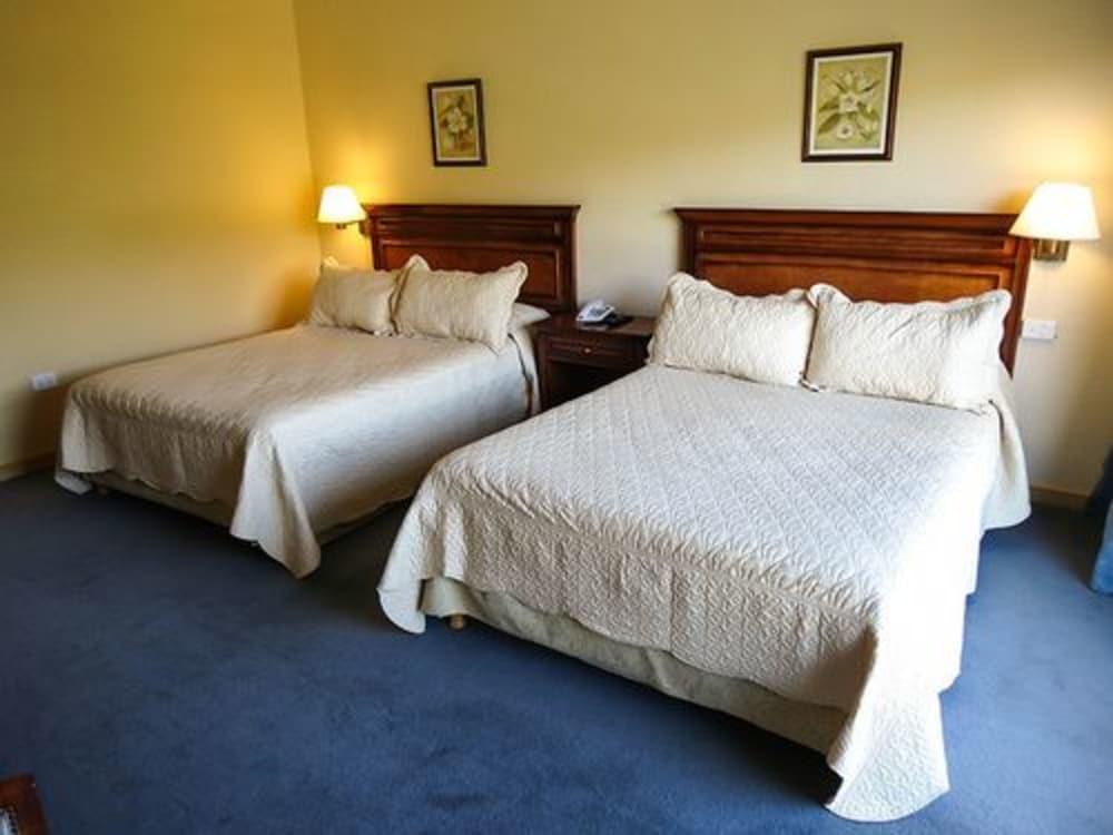 Howard Johnson Hotel&Spa Villa General Belgrano Buitenkant foto