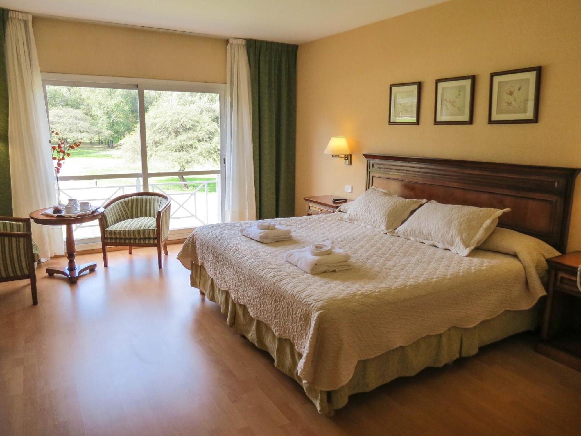 Howard Johnson Hotel&Spa Villa General Belgrano Kamer foto
