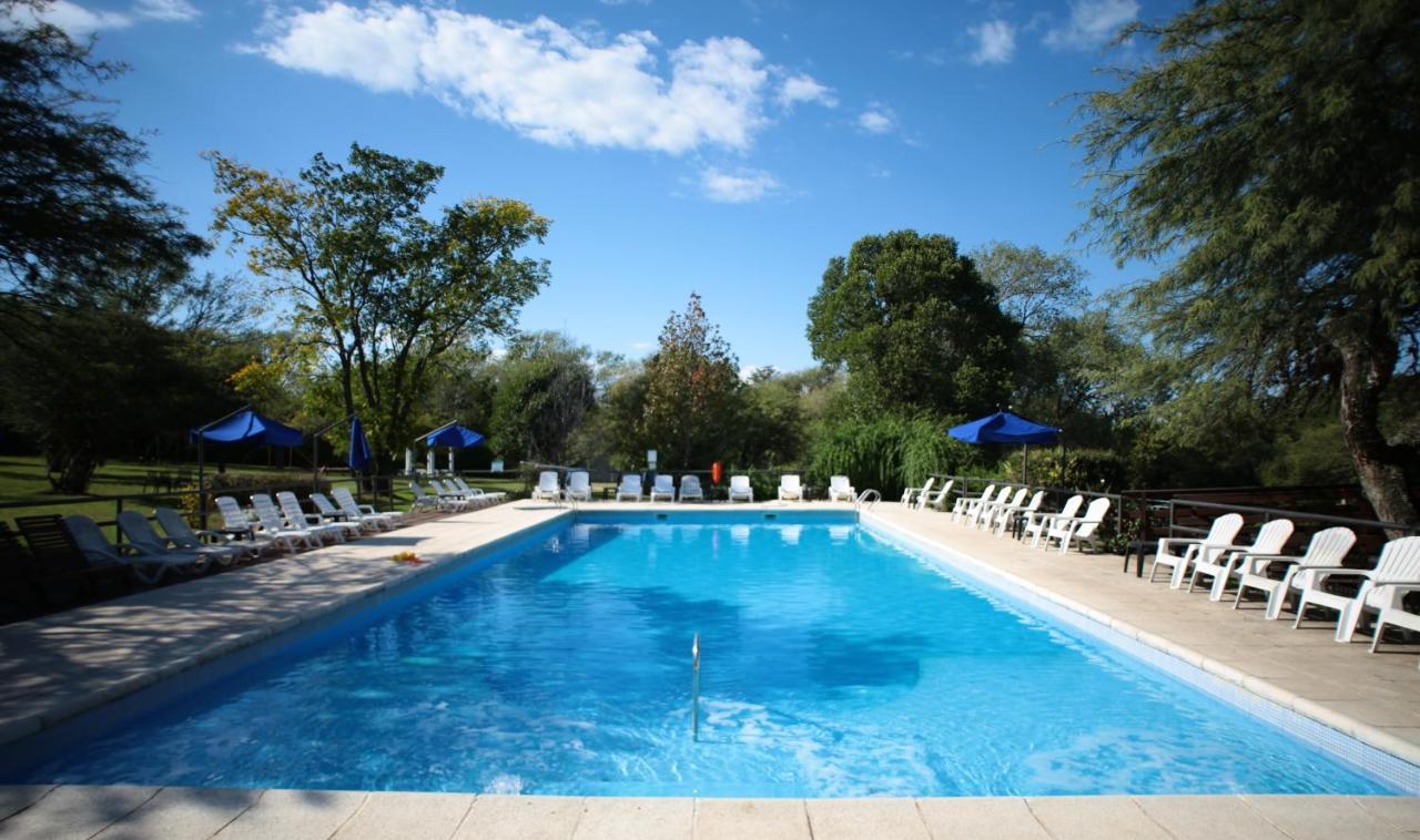 Howard Johnson Hotel&Spa Villa General Belgrano Buitenkant foto