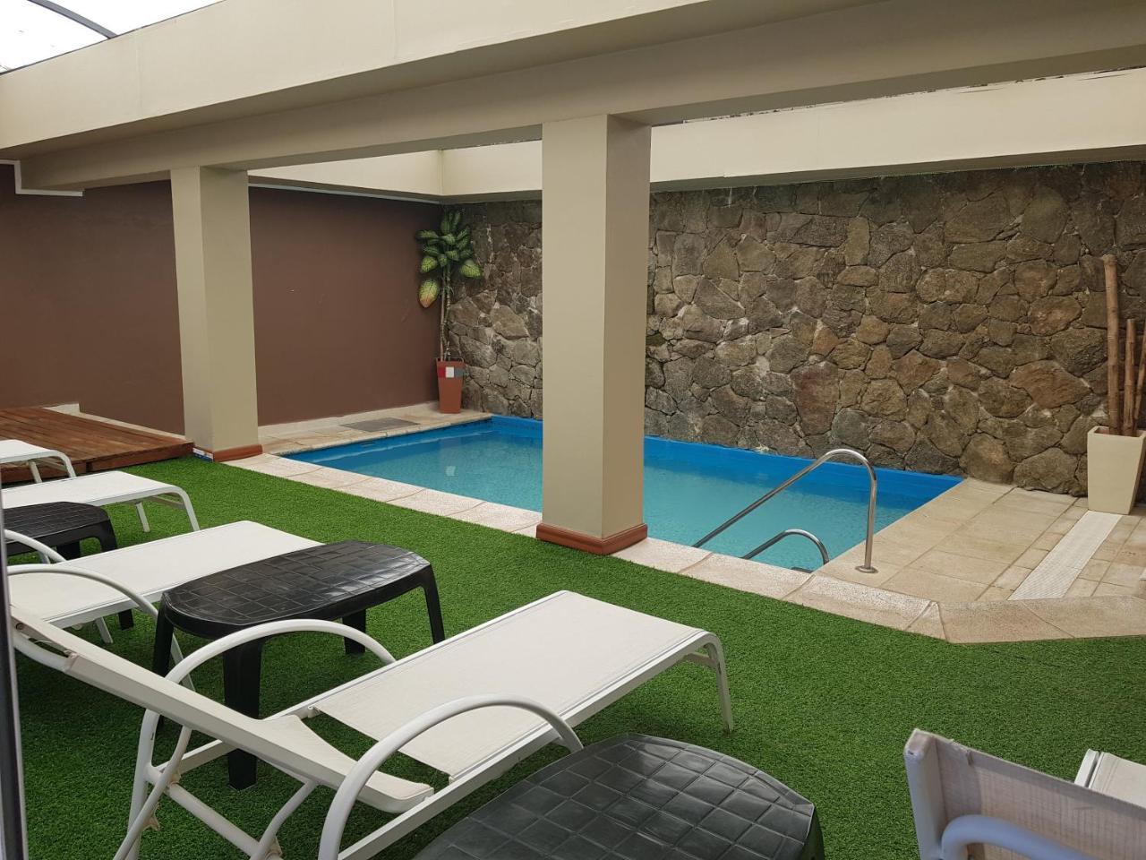 Howard Johnson Hotel&Spa Villa General Belgrano Buitenkant foto